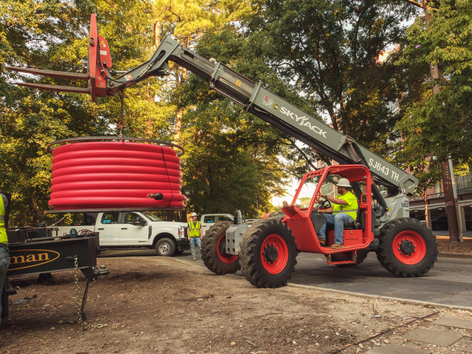 Cable reel lift